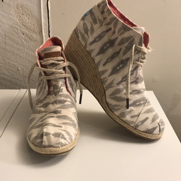 Toms booties - Picture 2 of 7